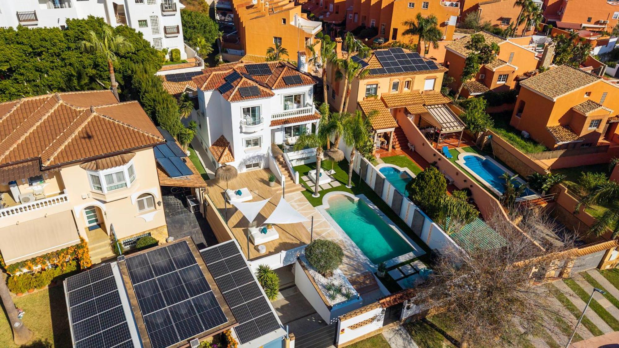 Vacation Marbella I Sunny Camelia Villa Heated Pool, Recently Renovated, Best Residential Neighborhood In Benalmadena, Short Walk To The Beach, Cinema Room Exterior photo