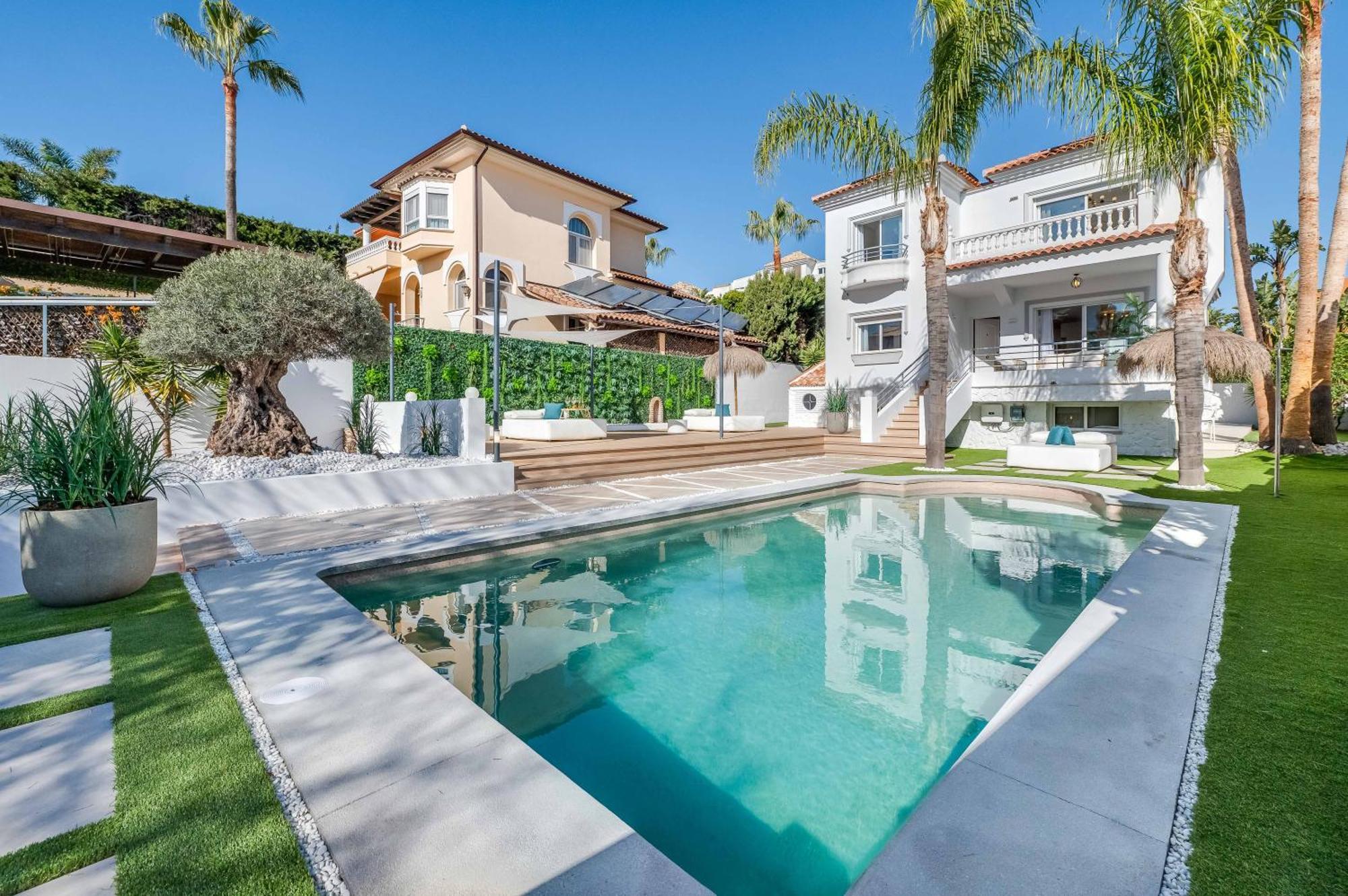 Vacation Marbella I Sunny Camelia Villa Heated Pool, Recently Renovated, Best Residential Neighborhood In Benalmadena, Short Walk To The Beach, Cinema Room Exterior photo